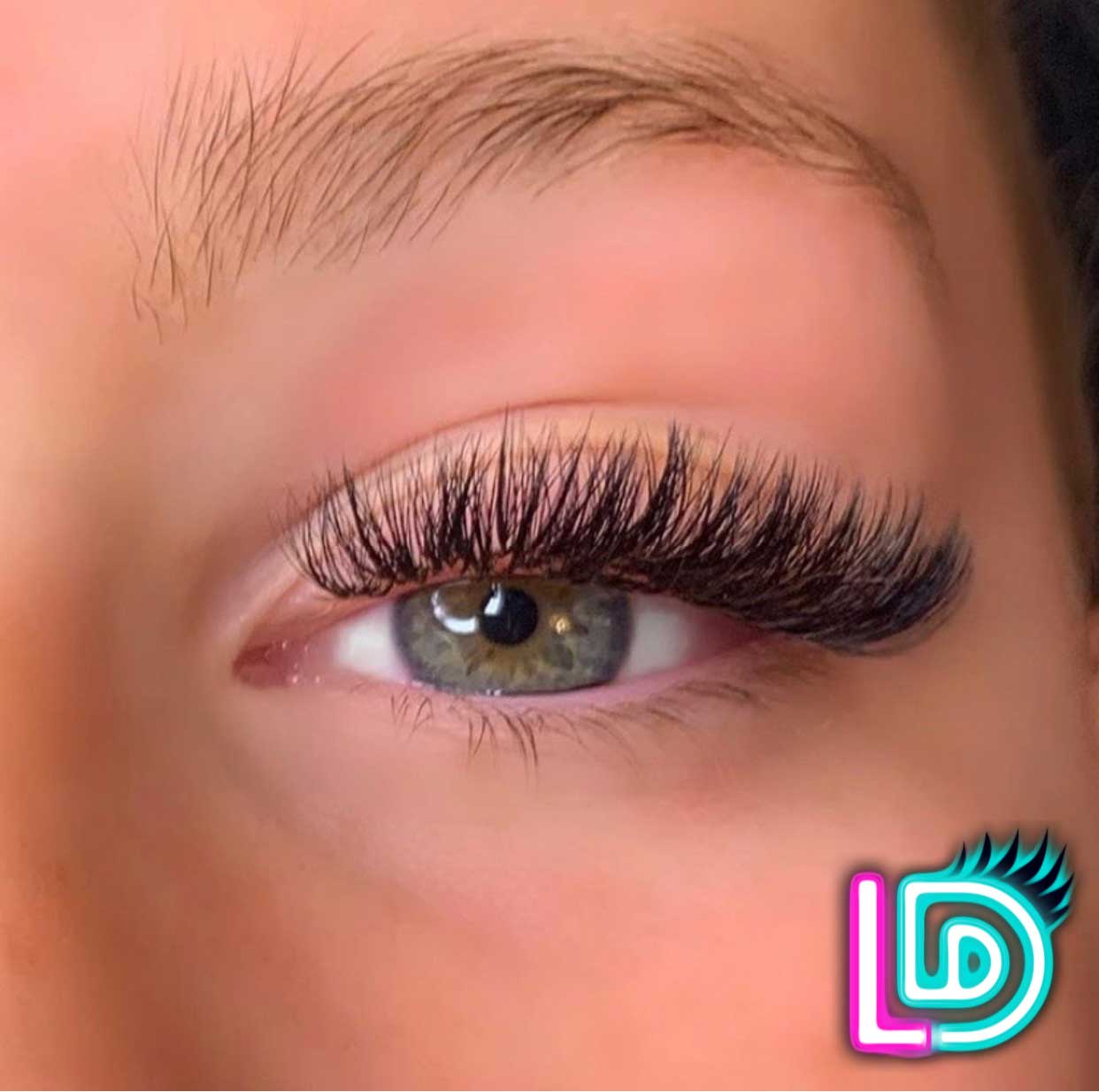 Beautiful and sexy lashes, made in the best and luxurious salon in las vegas